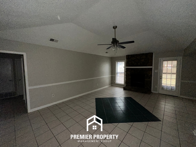 Photo - 6359 Treadway Trail