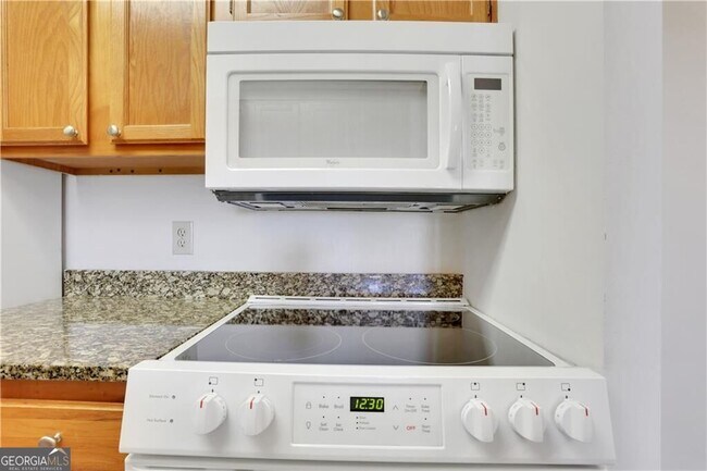 Photo - 300 Johnson Ferry Rd Unit B1002