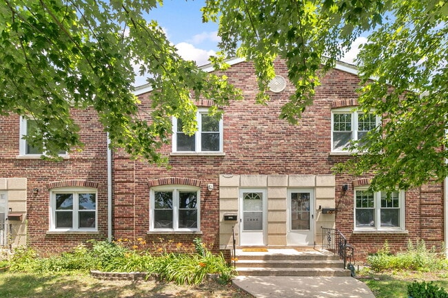 Building Photo - 1004 S Taylor Ave Rental