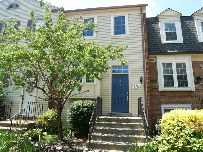 Photo - ***Bright and Beautifully Appointed 3BED/3BATH Townhome in Vienna for Rent ***