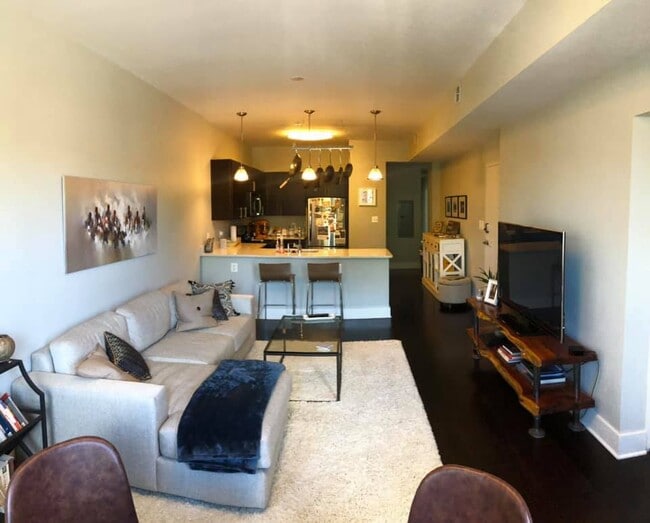 Photo - 1814 N Capitol St NW Unit 303 Unidad 303