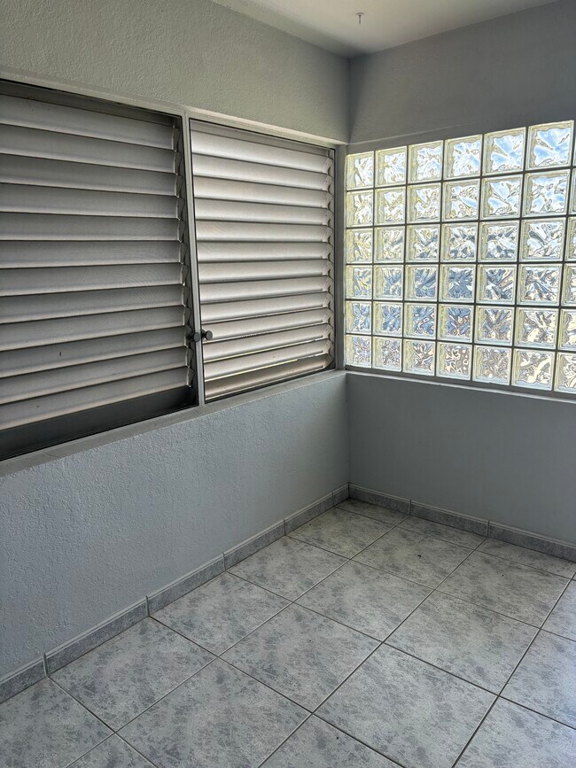 308 NE 1st St Rental FIU OffCampus Housing site OffCampus