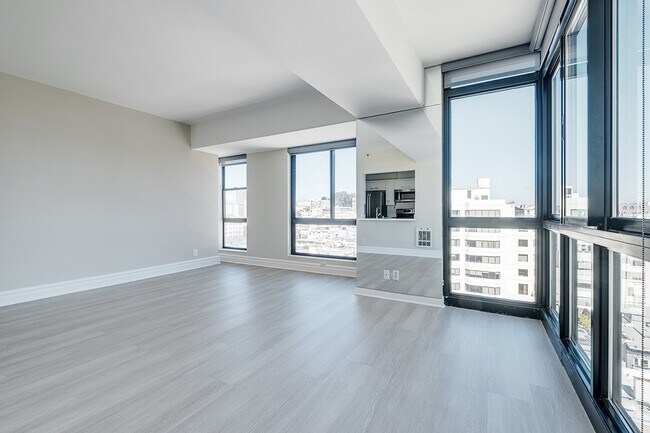 Photo - 1 Daniel Burnham Ct Unit 1216 (W)