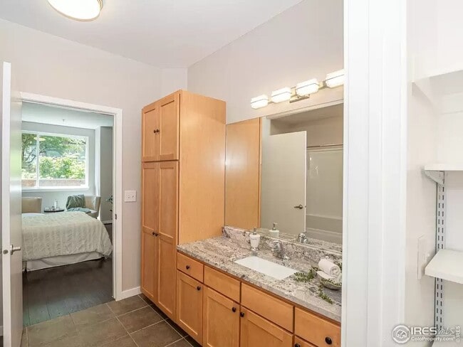 Master bath - 2850 E College Ave Unit 107