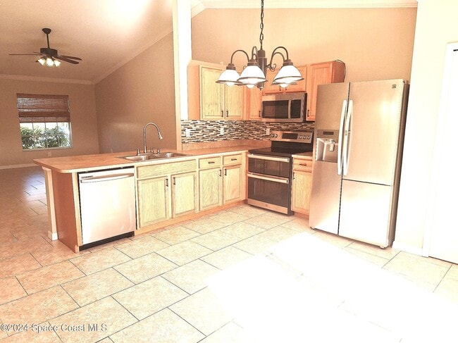 Photo - 880 Brickell St SE