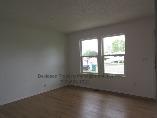 Photo - Charming 3-bedroom House in Secuirty-Widef...