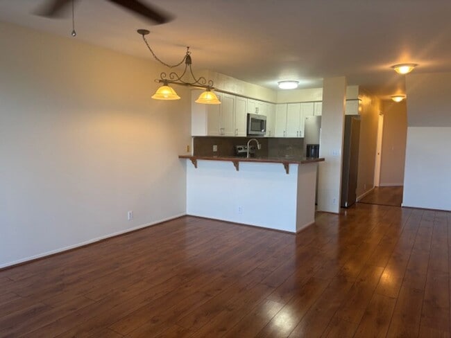 Building Photo - 3 Bedroom / 3 Bath Condo with Ocean Views Unit K-203