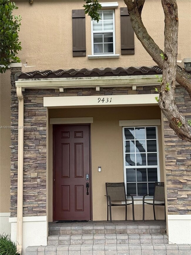 Building Photo - 9431 SW 172nd Ave