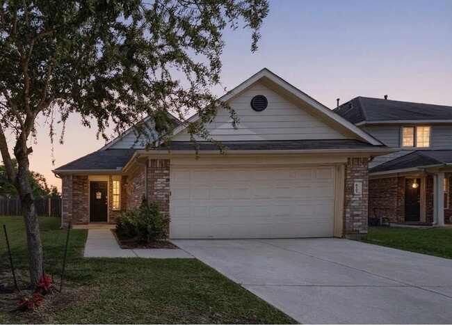 Building Photo - 6107 El Granate Dr