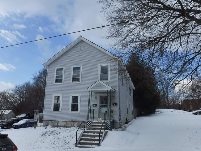 Building Photo - 9 Evergreen Ave