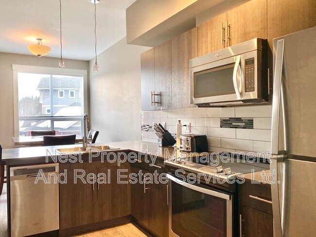 Building Photo - 110 Baxter Ave