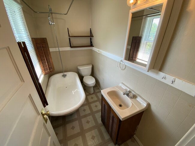 Photo - 321 N Wenger Ave