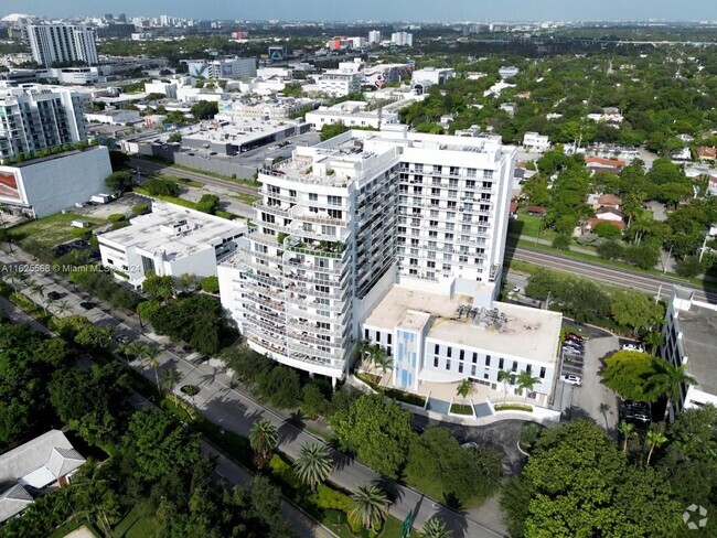 Building Photo - 4250 Biscayne Blvd Unit 1011 Rental