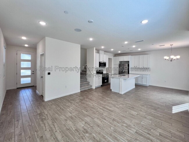 1526 Woodhill Ln