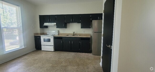 Building Photo - 615 N 22nd St Unit #B Rental