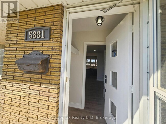 Photo - 5881 Britannia Crescent