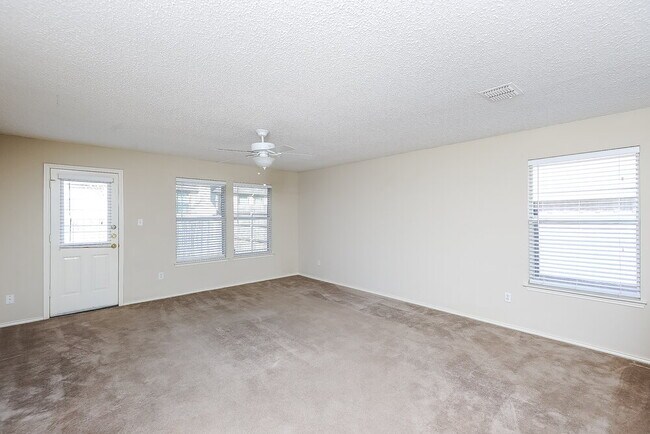 Photo - 6057 Arabian Ave