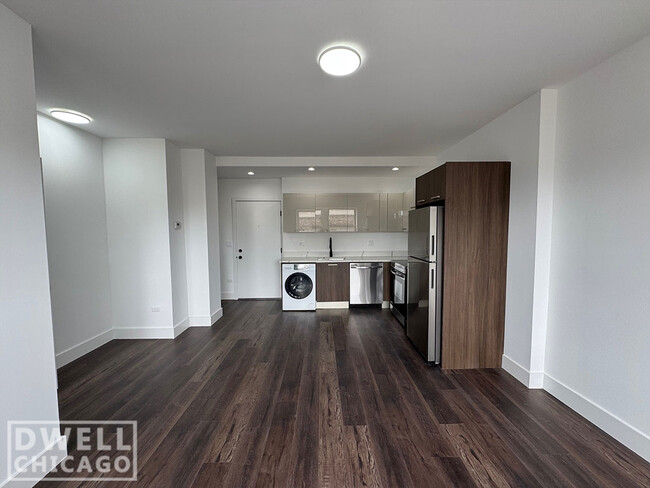 Building Photo - 5600 N Ashland Ave Rental