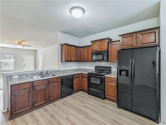 Photo - 848 NW Evans Cir