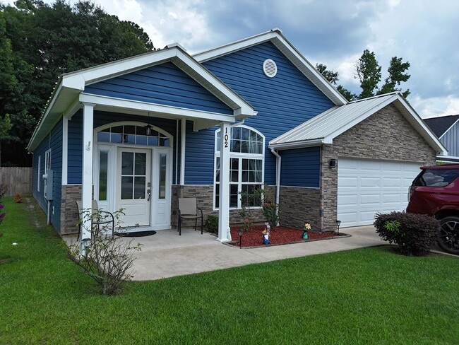 Building Photo - 102 Lukesdale Cove