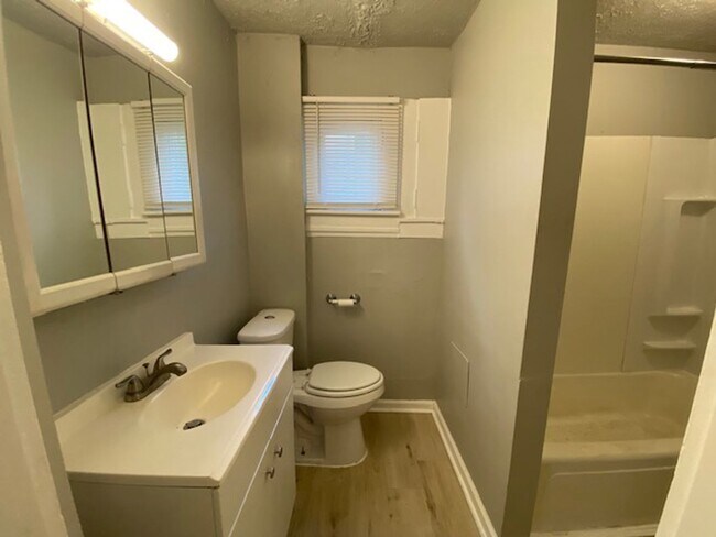 Photo - 635 Hazel St Unidad 1