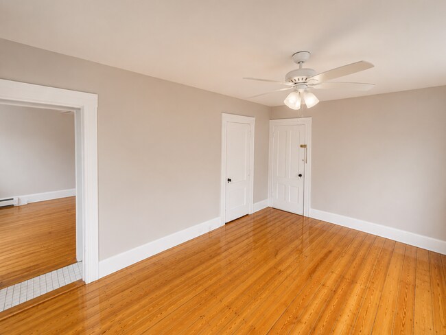 Photo - 182 Grove St Unit 4