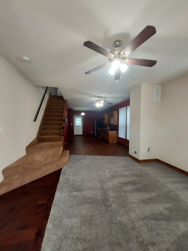 Building Photo - 334 W Main St Rental