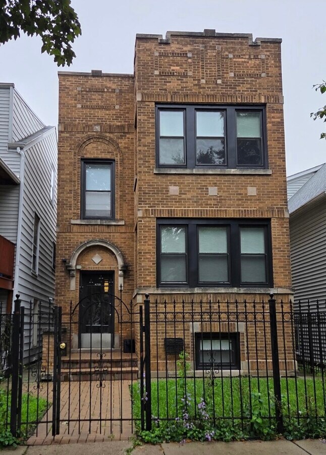 Photo - 4726 N Springfield Ave Unidad 1