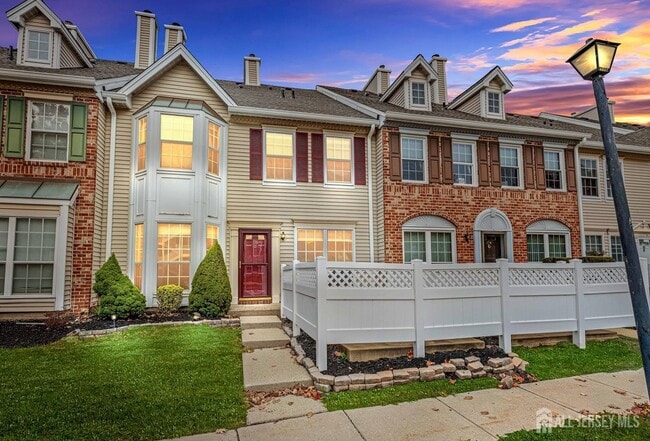 Building Photo - 115 Albury Way