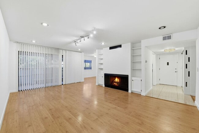 Photo - Hidden Gem at Saratoga Creekside – End Unit with Yard Unit 1