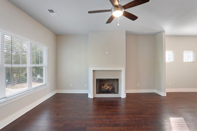 Building Photo - 1272 Carbon Ct