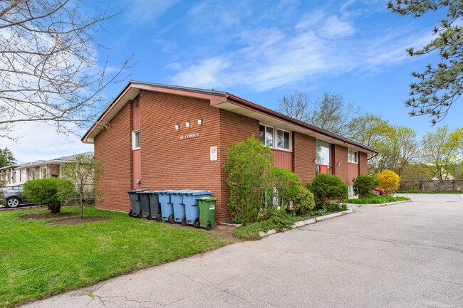 Building Photo - 111 Conroy Cres Unit 1