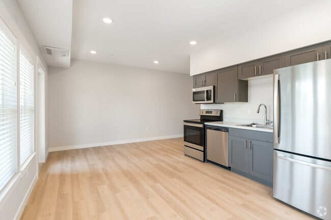 0BR, 1BA - 752SF