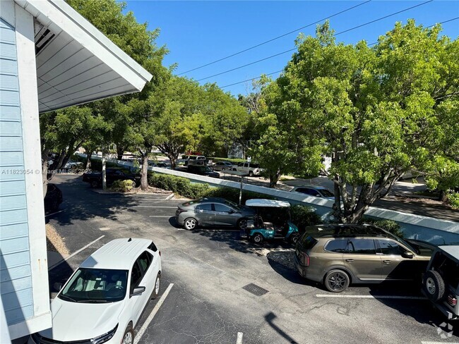 Building Photo - 798 Crandon Blvd Rental