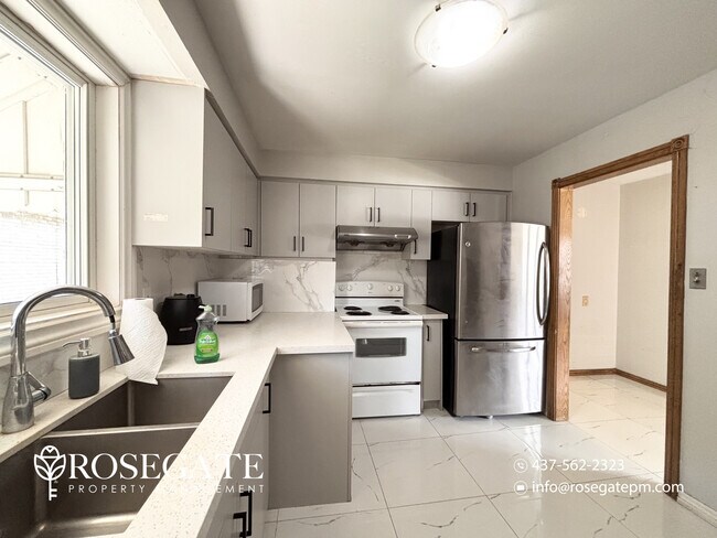 Photo - Spacious 3+Den Main Level Apartment with Parking – Flat Utilities – Barrie Unit 1