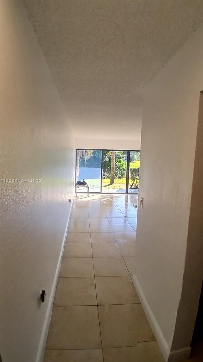 Photo - 1562 Lake Crystal Dr Unit C