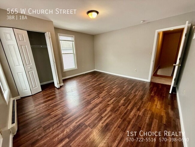 Photo - 565 W Church St