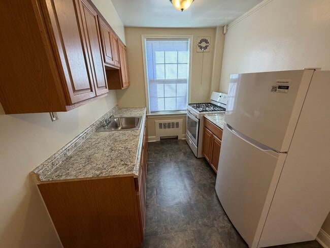 New Hampshire & First Apartments