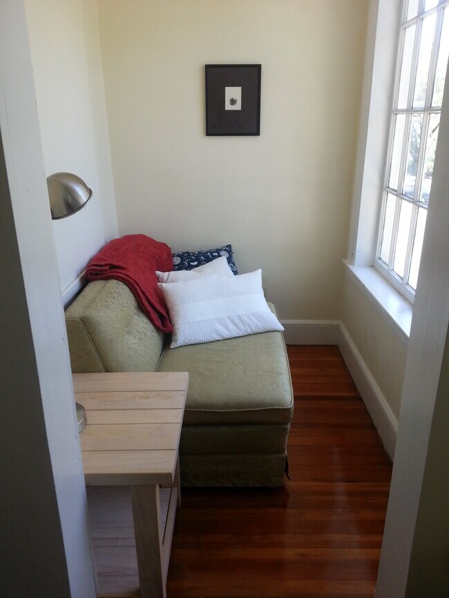 Photo - 163 Nicoll St Unit 2L