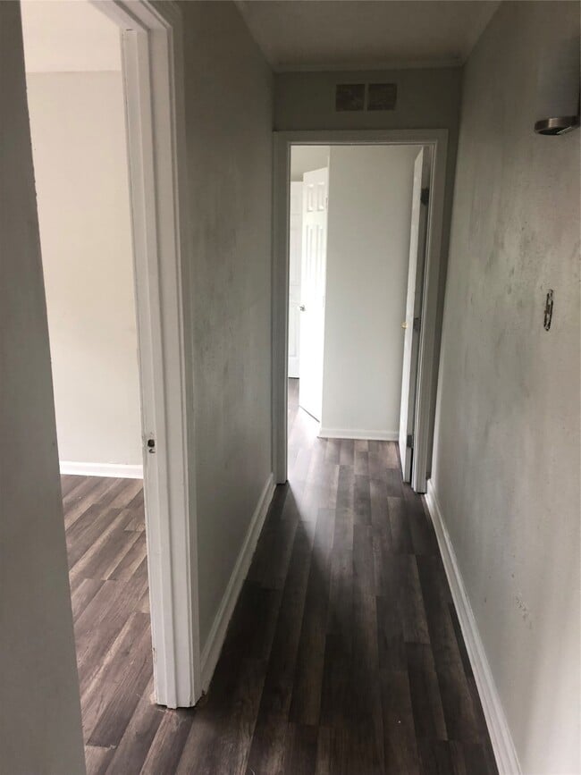 Photo - 8119 Rockford Dr