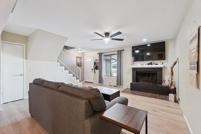 Photo - 9605 Hefner Village Blvd