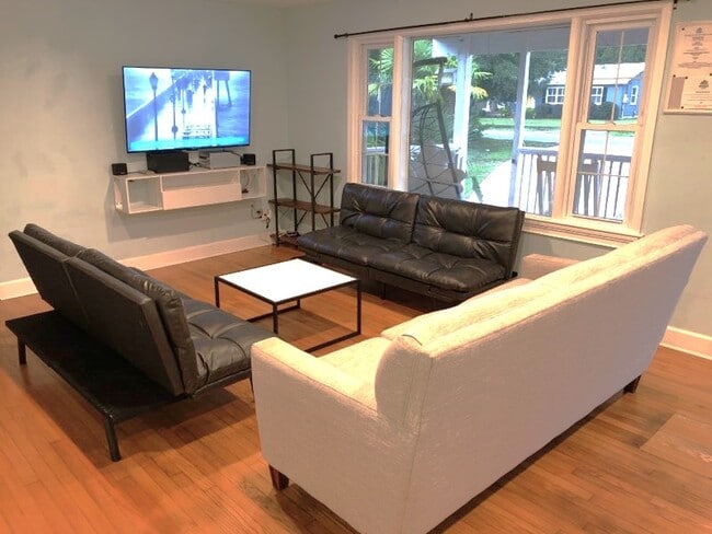 Photo - 4113 Peachtree Ave