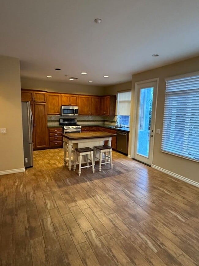 Photo - Charming 2-Story, 3 Bedroom, 2 1/2 Bathroom Ventura Home for Lease!