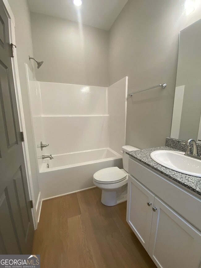 Photo - 255 Bailey St Unit B