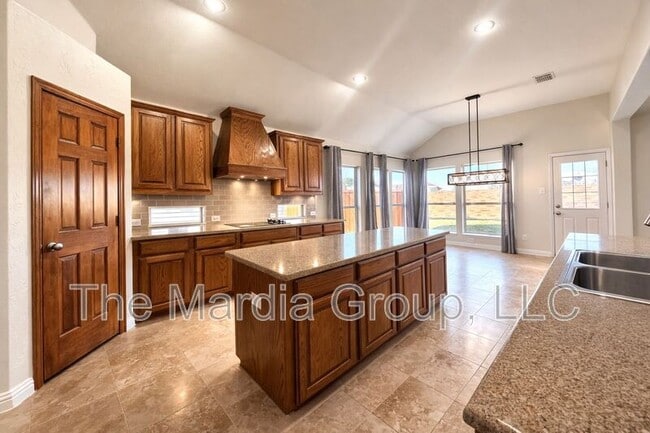 Building Photo - 7236 Tolosa