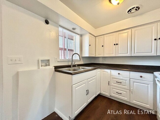 Photo - 878 Linley Ct