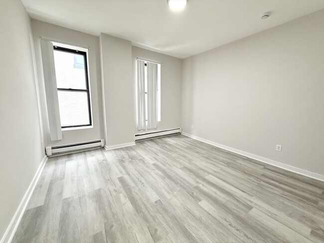 Photo - 9 Ruggles St Condo Unit 4