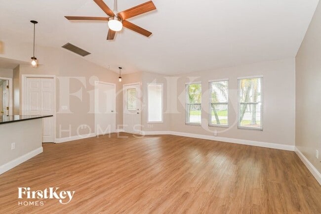 Photo - 2213 SE 5th St
