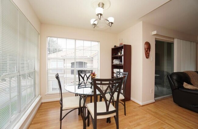 Building Photo - 3231 Allen Pkwy Unit 2308