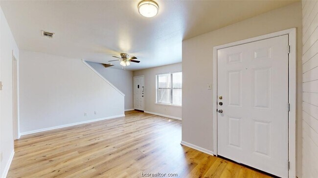 2807 Longmire Dr